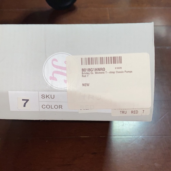 Red Heels - Picture 7 of 7